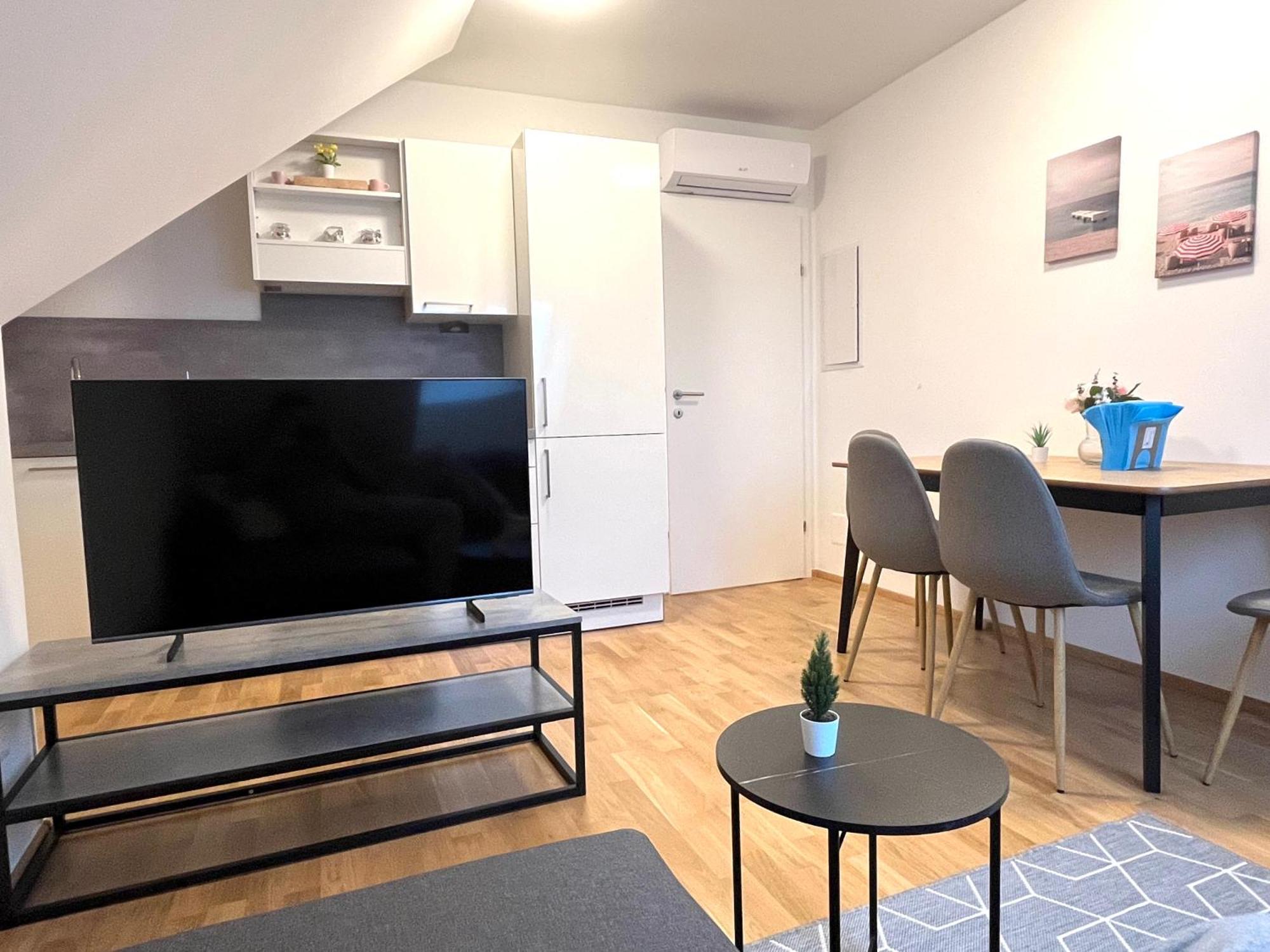 Free Parking / Brandnew With Air Condition And Balcony Vienna Exterior photo