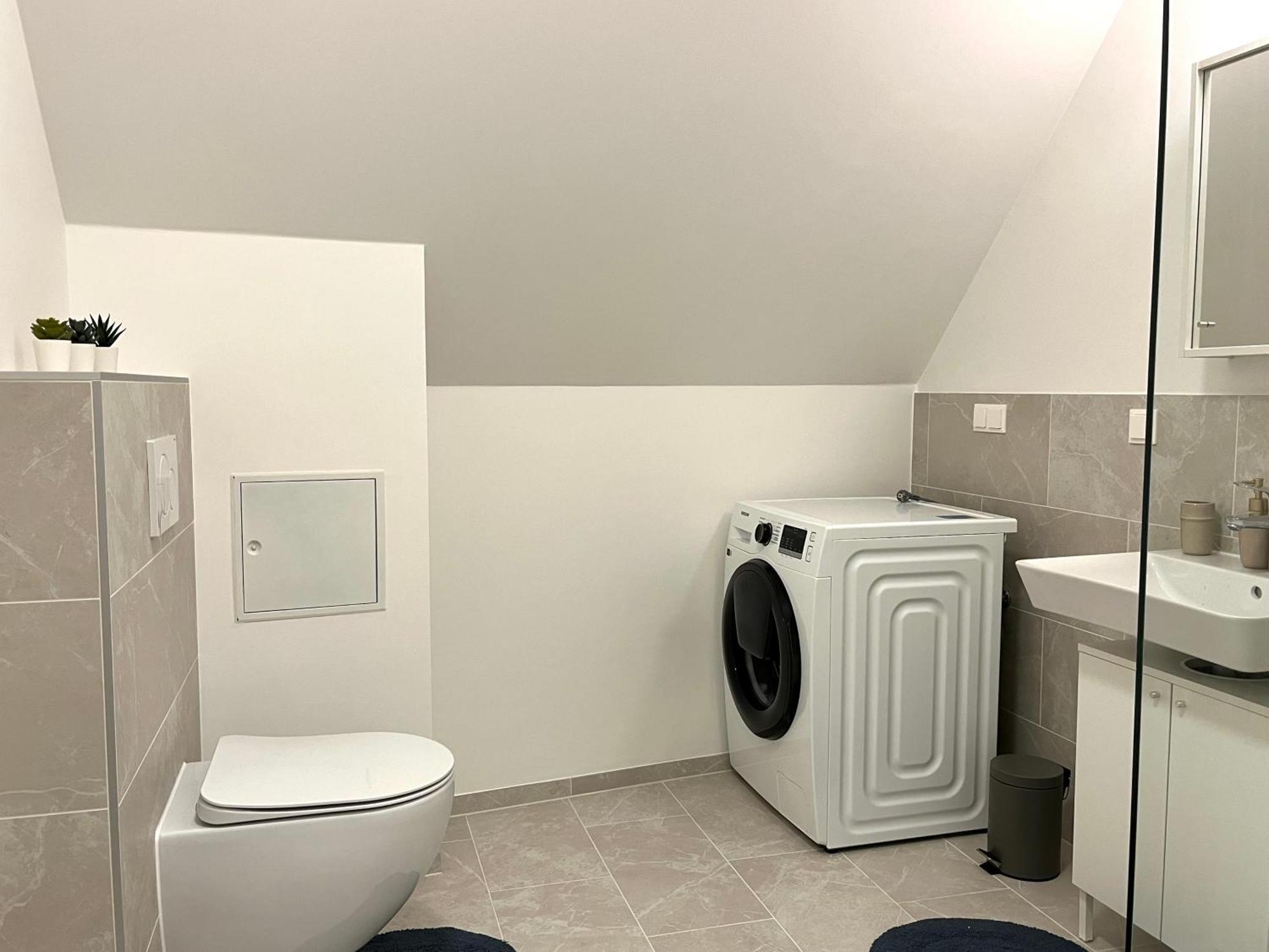 Free Parking / Brandnew With Air Condition And Balcony Vienna Exterior photo